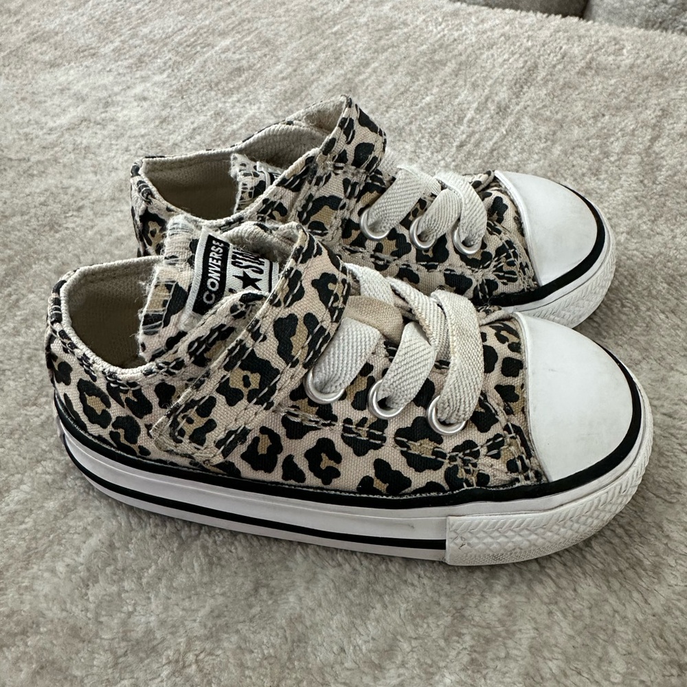 Leopard converse toddler size 4